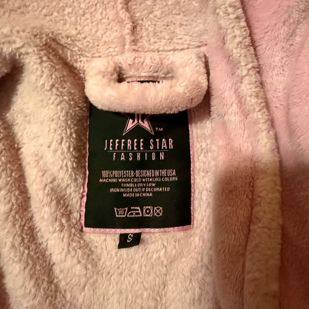 Pink Plush Bathrobe - Picture 4 of 6